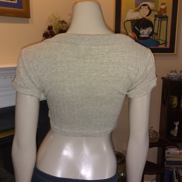 YAGA GIRLZ CROP TOP  GRAY SMALL  SUPER CUTE!!! - Picture 5 of 8